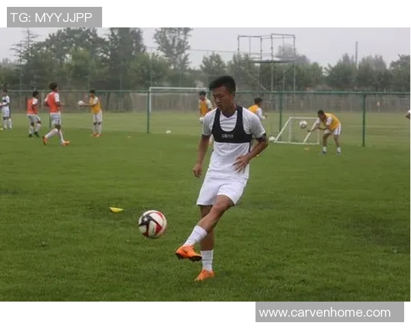 科学足球训练新方法探讨提升运动员状态的有效策略与实践